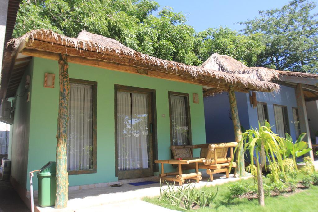 Maha Putri Bungalows Gili Trawangan Room photo