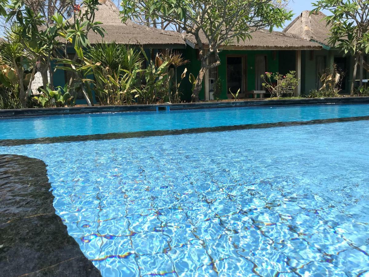 Maha Putri Bungalows Gili Trawangan Exterior photo